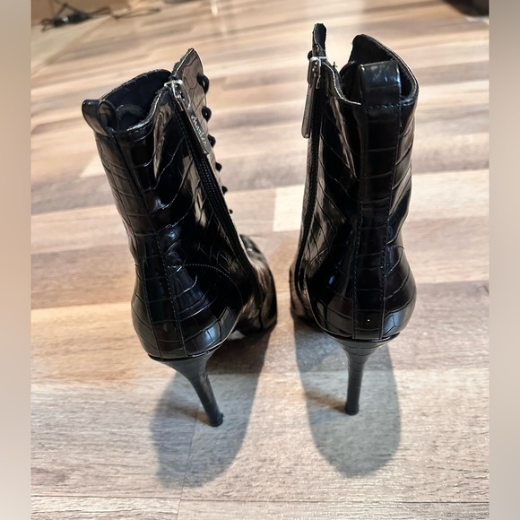 Size 6.5 Charles By Charles David - Picture 4 of 5